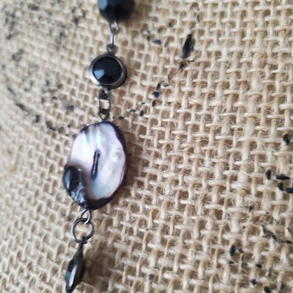 Woman's Mother of Pearl and Glass Necklace Long - Picture 6 of 7